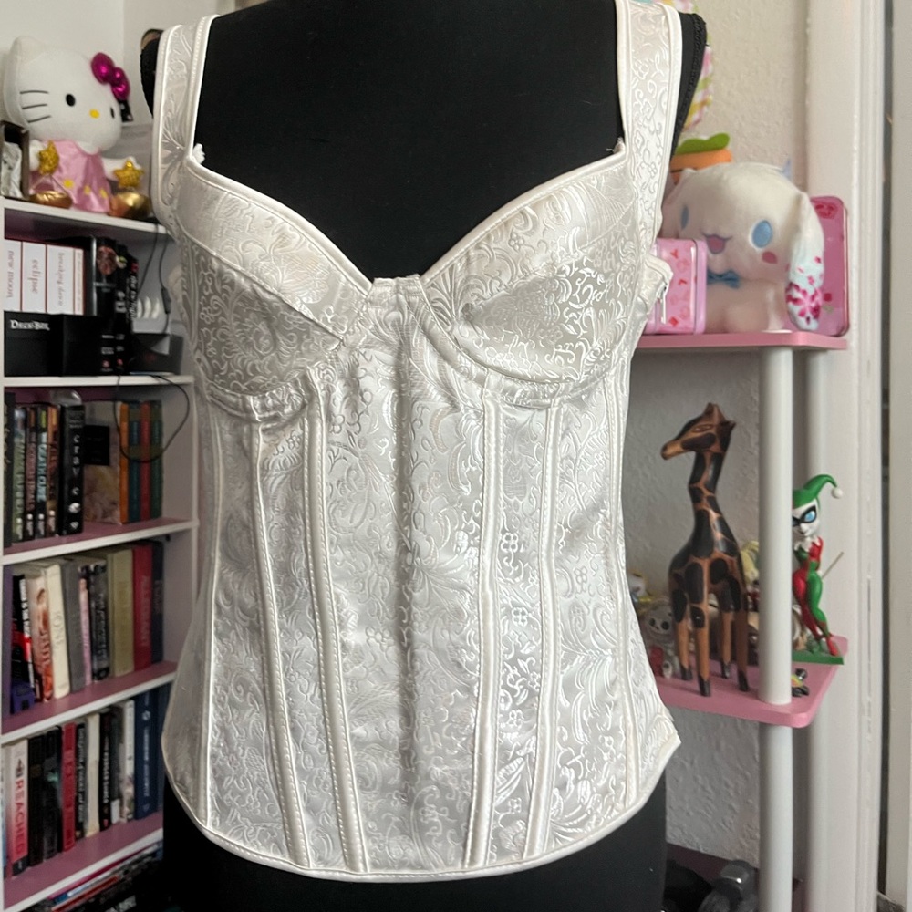 White detailed corset